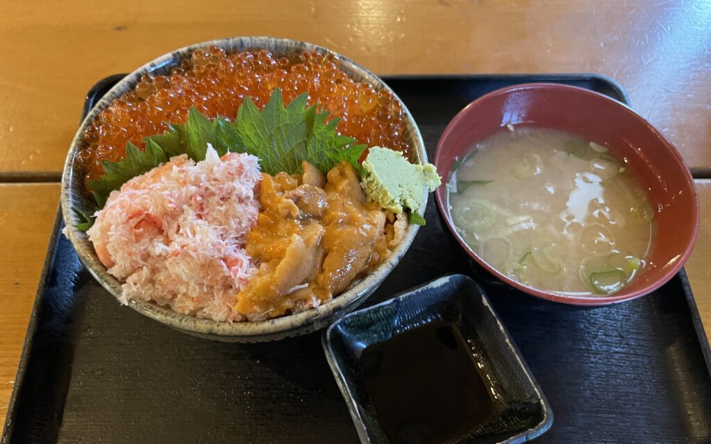 三色丼